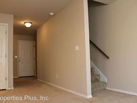 3rd image of 2982 Creekside Dr