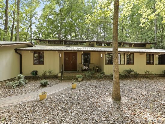 562 Chelsea Dr, Sanford, NC 27332