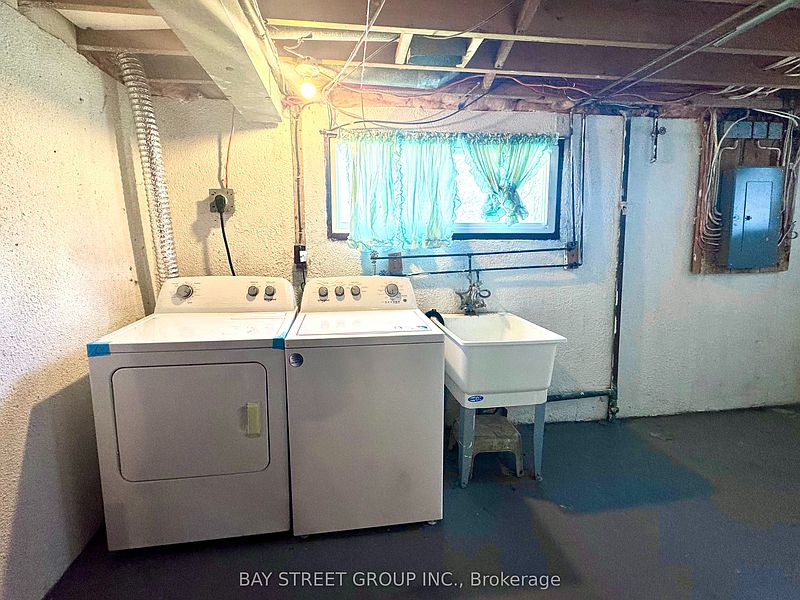 Ajax House for rent - 5 Bedrooms — photo 19
