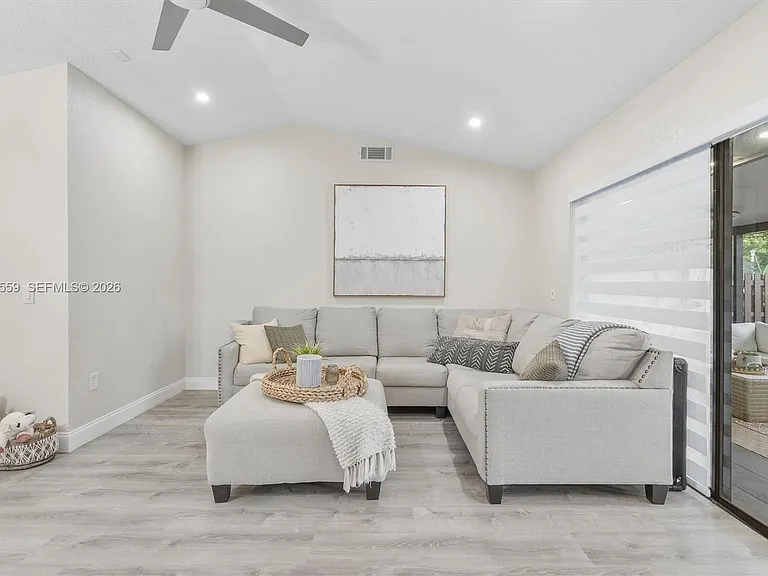 1581 NW 98th Way #1581 — Photo 13