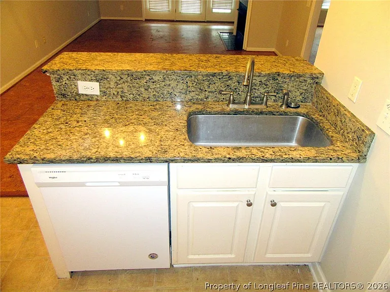 3346-11 Harbour Pointe Pl — Photo 8