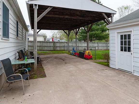 2nd image of 6827 Cameo Ave