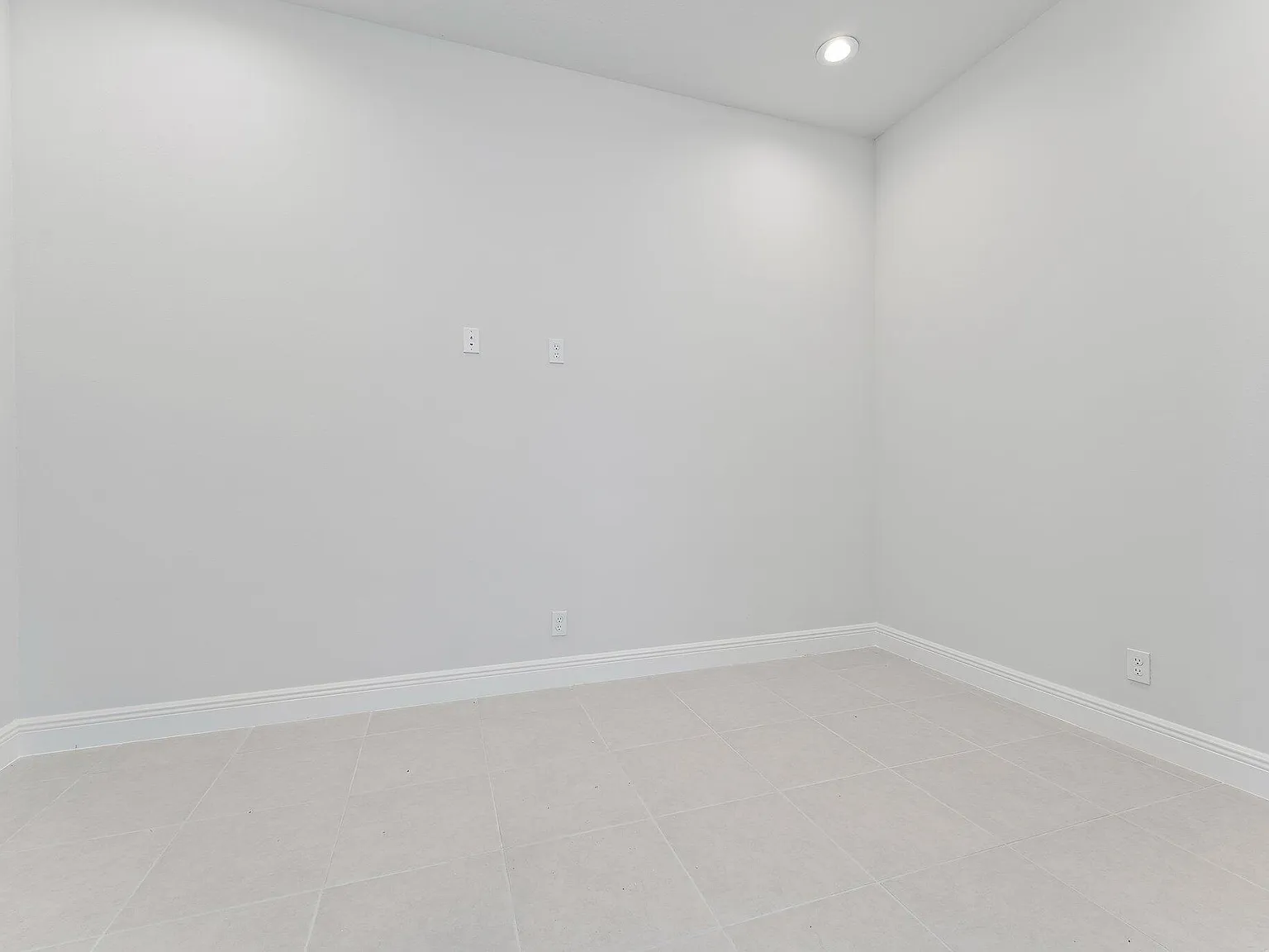 5 bed, 3.0 bath, 3151 sqft, $6,250 — Photo 4