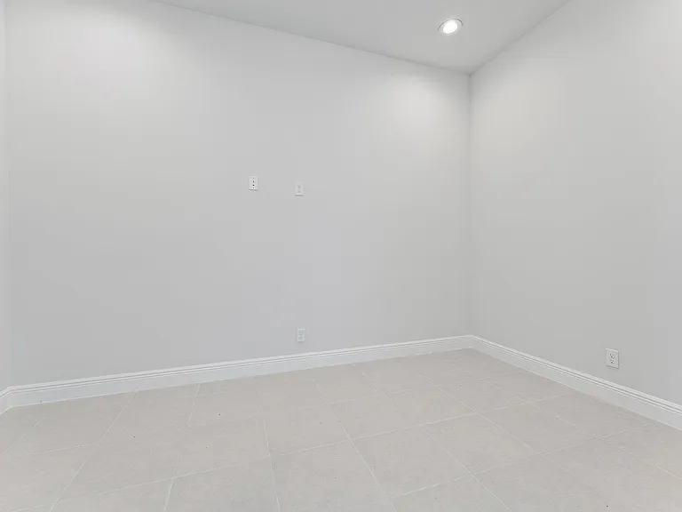 12550 Nautilus Cir — Photo 4