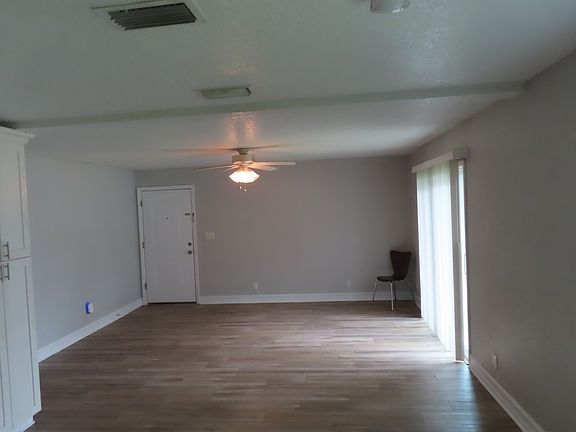 3rd image of 2513 Tree Ridge Ln NE