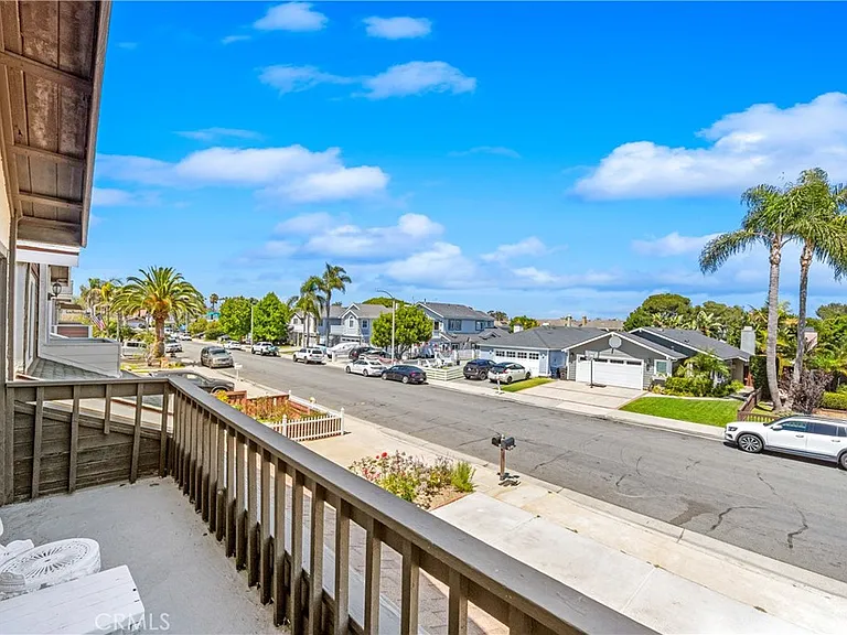 1407 Lakeside Ln — Photo 40