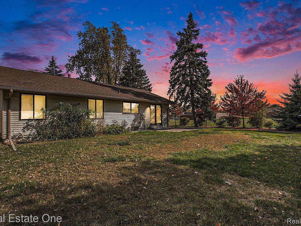 3373 Auburn Dr, photo 4