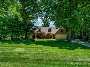 5409 Shoreview Dr, Concord, NC 28025