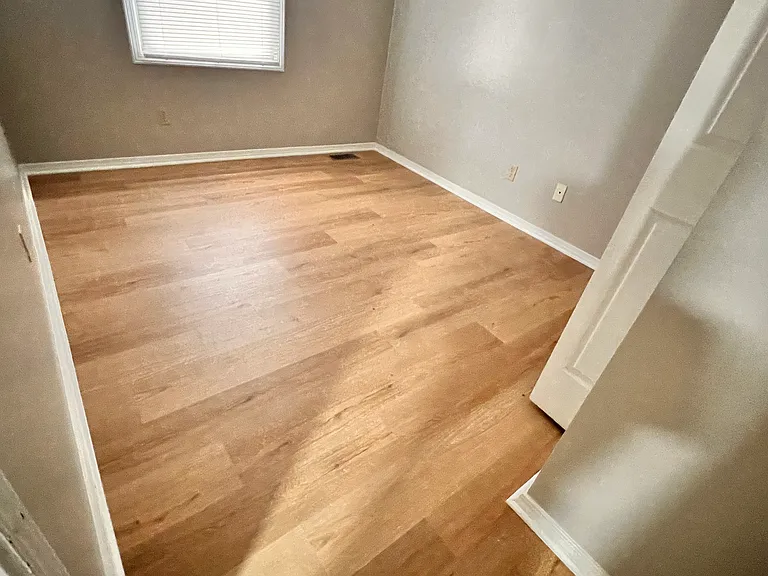 1383 W Allen St #B3 — Photo 12