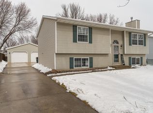 1929 49th St NW, Rochester, MN 55901