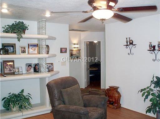 4th image of 6629 Fredonia Dr