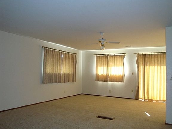 3rd image of 6736 San Joaquin St