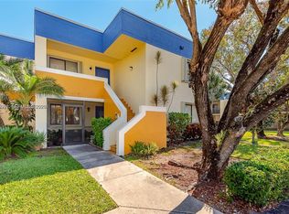 Racquet Club Village Apar, Weston, FL 33326