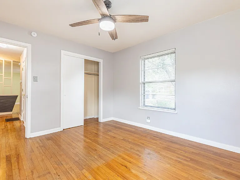 422 Sandalwood Ln — Photo 18