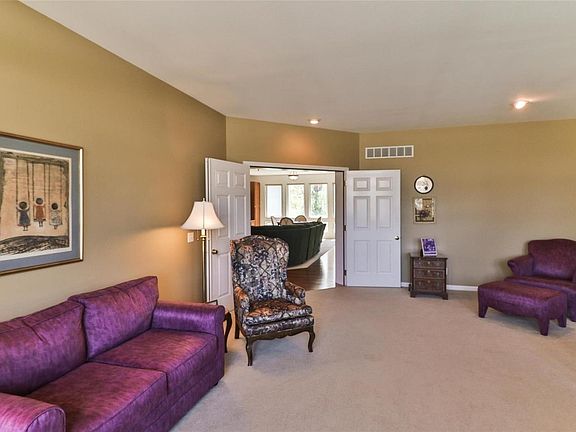 4th image of 9558 Indian Meadows Dr