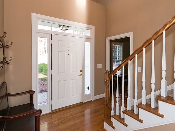 2nd image of 111 Bonner Ln