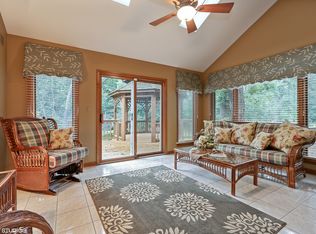 6349 Greene Rd, Woodridge, IL 60517