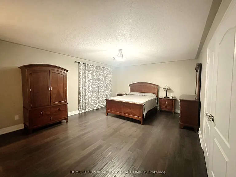 88 River Rock Cres W — Photo 14
