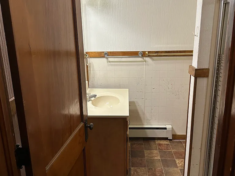 400 Sumner St #6 — Photo 7