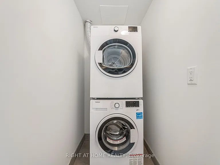 260 Finch Ave E #4 — Photo 23