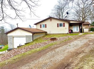 1012 Dugan Rd, Belpre, OH 45714