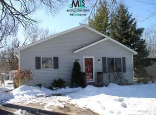992 McClellan St, Lake Orion, MI