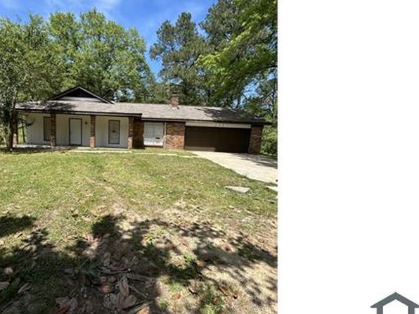 446 Woody Dr
