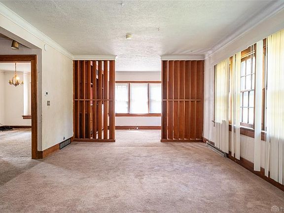 2nd image of 810 Belmonte Park N