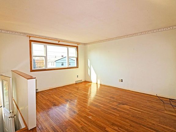 3rd image of 395 Revere St