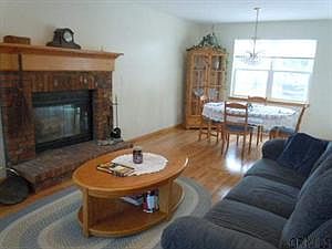 2nd image of 6 Kings Mill Ct