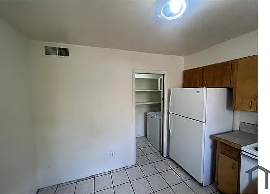545 Palomas Dr SE #B — Photo 9