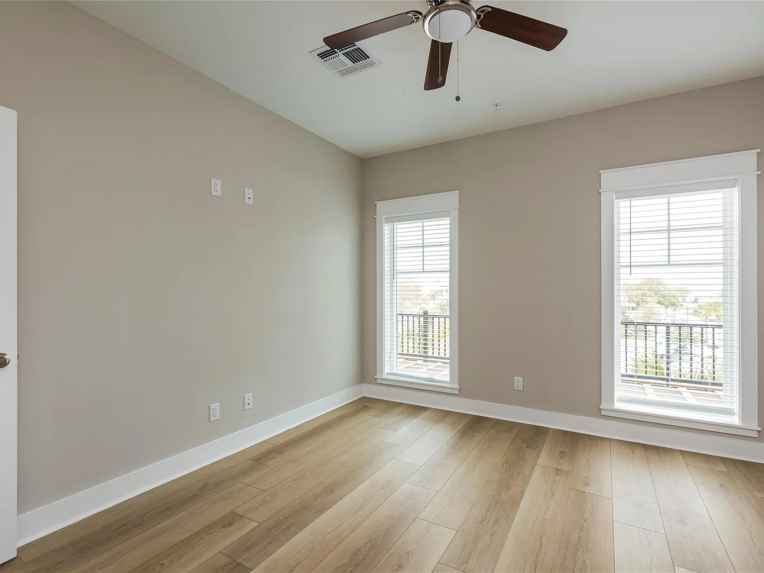 1 bed, 1.0 bath, 741 sqft, $2,200 — Photo 3