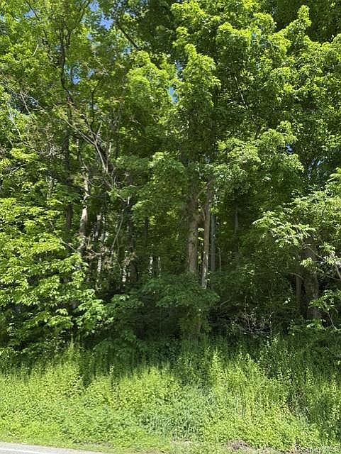 1st image of 487 Sprout Brook Road