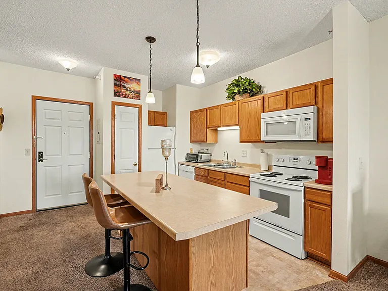 1776 Maryland Ave E #201 — Photo 1