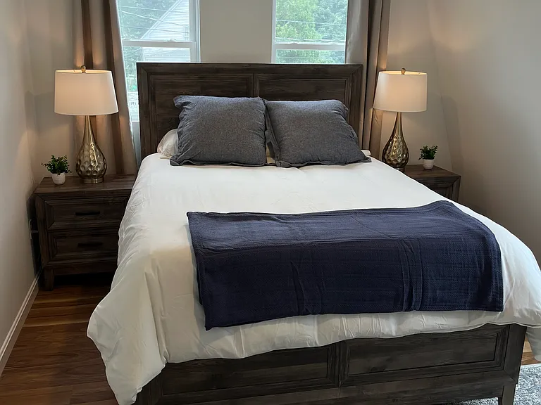 Queen size bed
