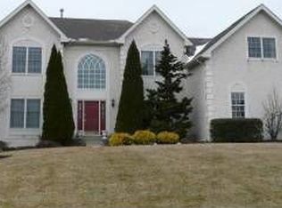 39 E Periwinkle Ln, Newark, DE 19711