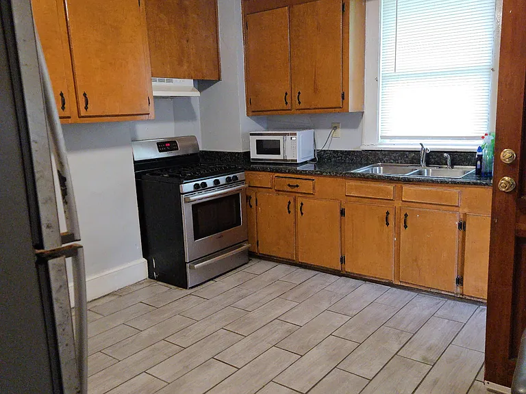 700 Summit Ave — Photo 4