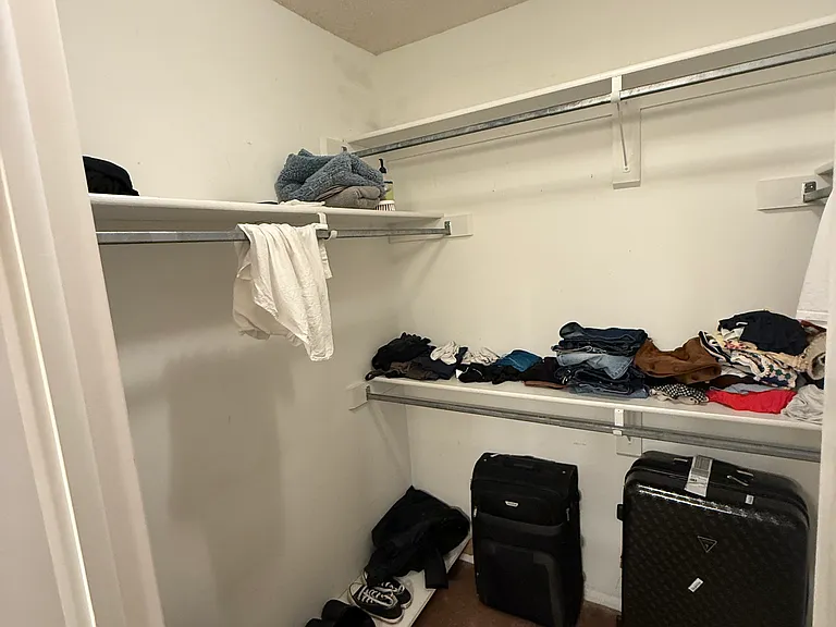 824 W Aaron Dr — Photo 13