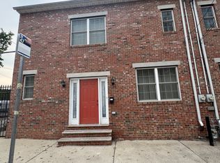 642 N 8th St, Philadelphia, PA 19123