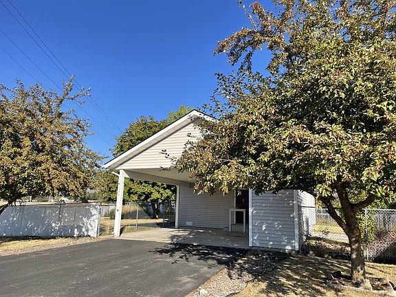 4th image of 175 3rd Avenue West N #N
