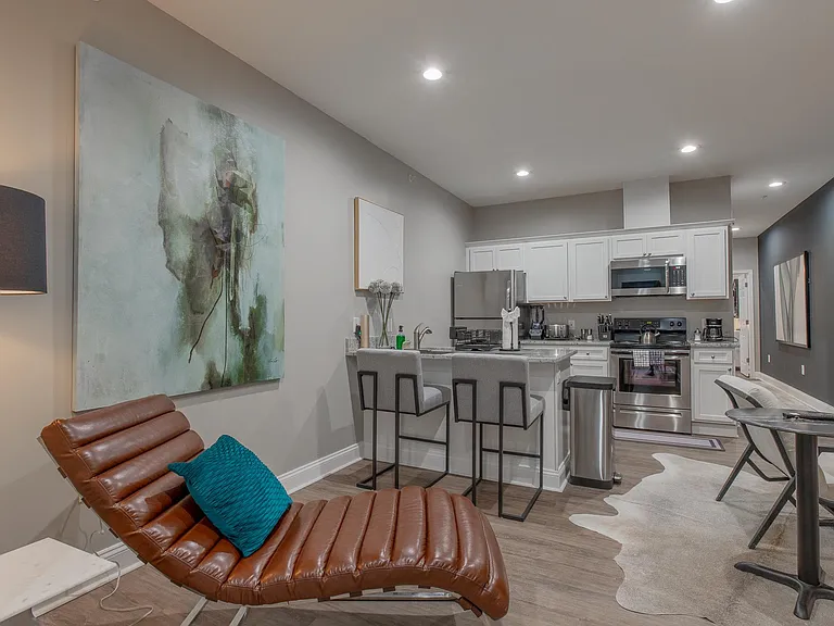 3221 Noble St #3 — Photo 31