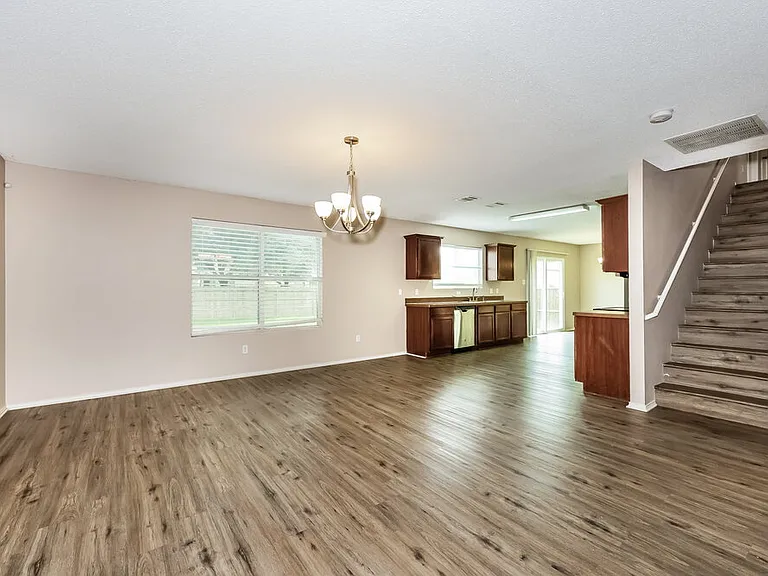 317 Blairwood Dr — Photo 8