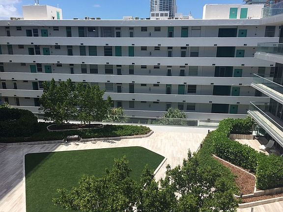 5th image of 325 Ocean Dr APT 604