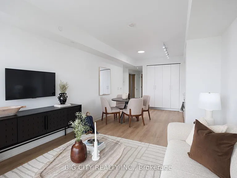 36 Brentcliffe Rd #911 — Photo 11
