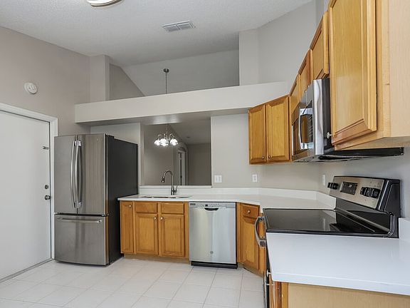 5th image of 5910 Erhardt Dr