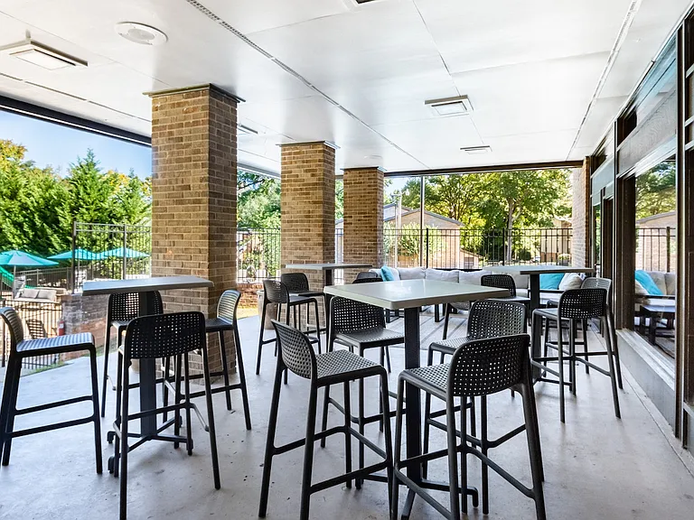 Yester Oaks Apartments — Photo 21