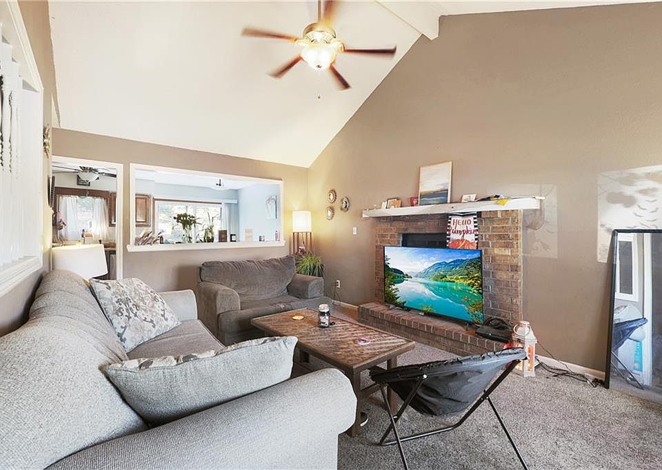 1st image of 2405 Pearson Cir