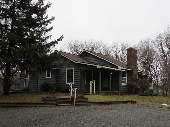 3rd image of 1520 E Dexter Trl