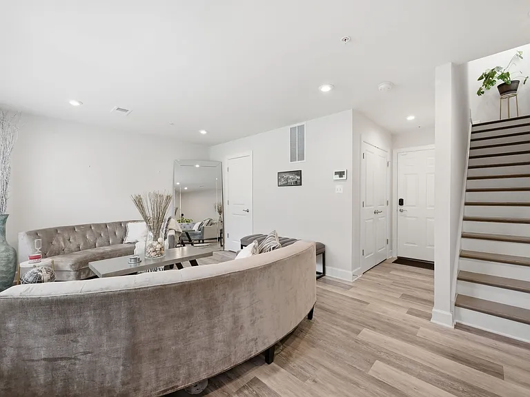 9553 Capital Ln #1 — Photo 57
