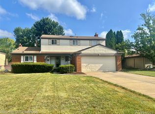 21180 Glenmorra St, Southfield, MI 48076